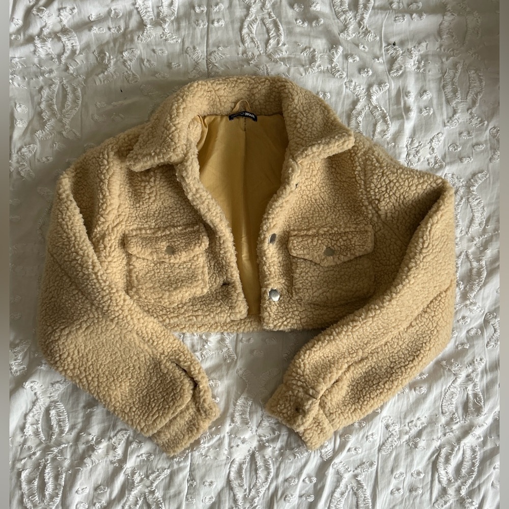 FASHION NOVA XS Teddy Fuzzy Beige Cropped Button Jacket